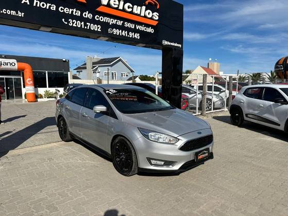 FORD FOCUS 2.0 SE PLUS FASTBACK 16V FLEX 4P POWERSHIFT